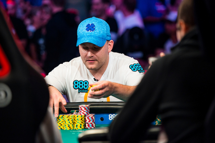 Nicolas Manion_2018 WSOP_EV65_Main Event_Day 7_Giron_8JG2125